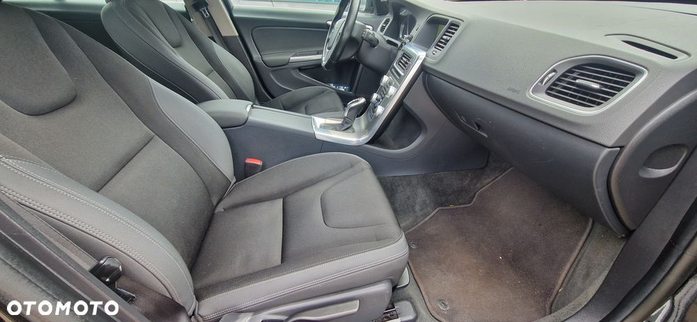 Volvo V60 D4 Drive-E Momentum - 22