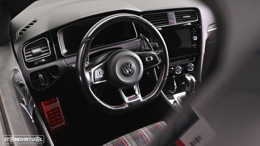 VW Golf GTI 2.0 TSI OPF DSG Performance - 36