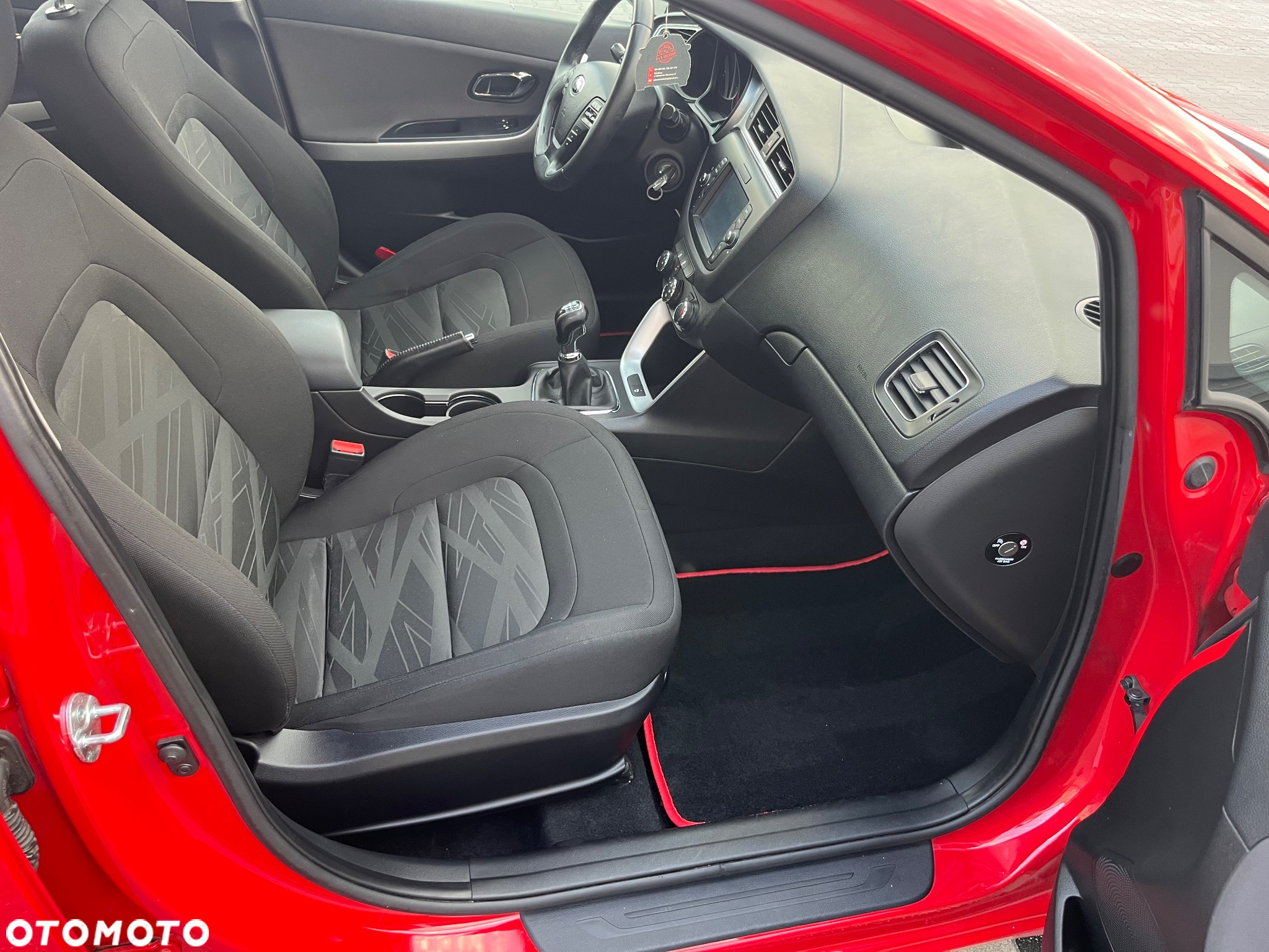 Kia Ceed 1.6 GDI Dream-Team Edition - 14