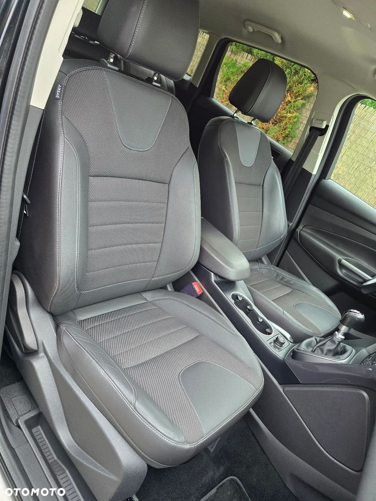 Ford Kuga - 22