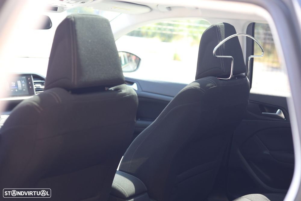 Peugeot 308 SW 1.6 BlueHDi Allure — fotografia 26