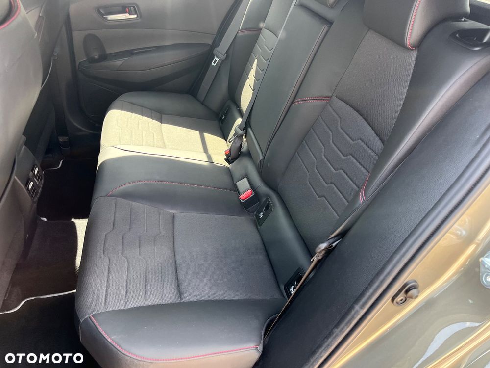 Toyota Corolla 2.0 Hybrid Executive - 19