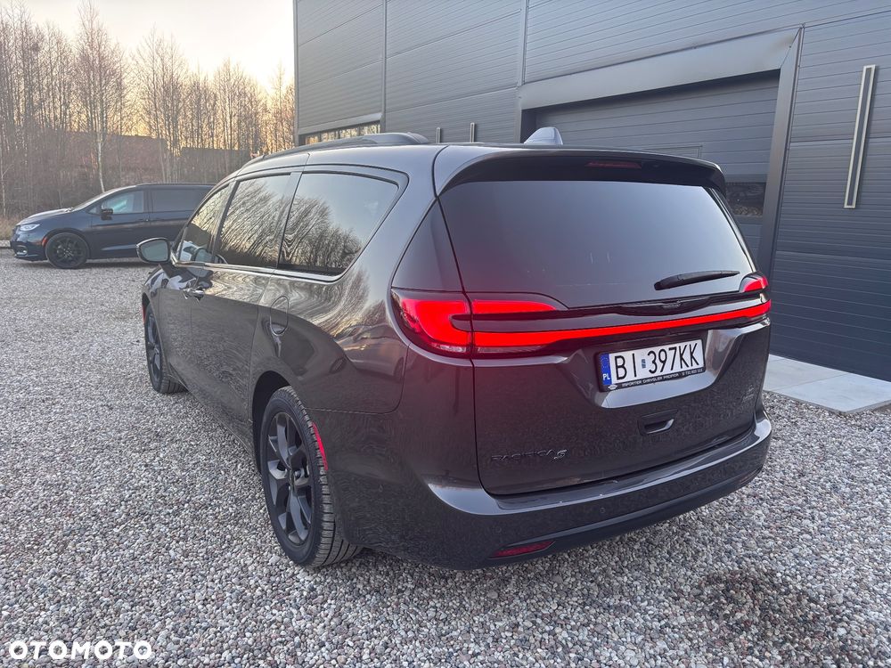 Chrysler Pacifica - 6