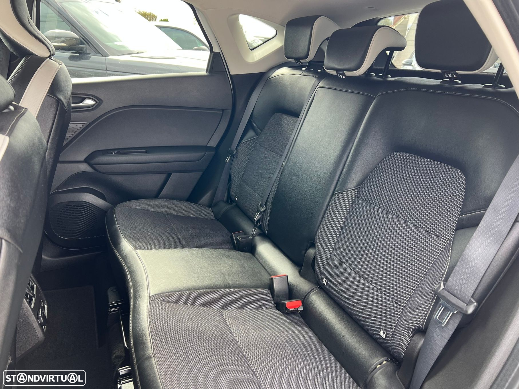 Renault Captur 1.0 TCe Exclusive - 13