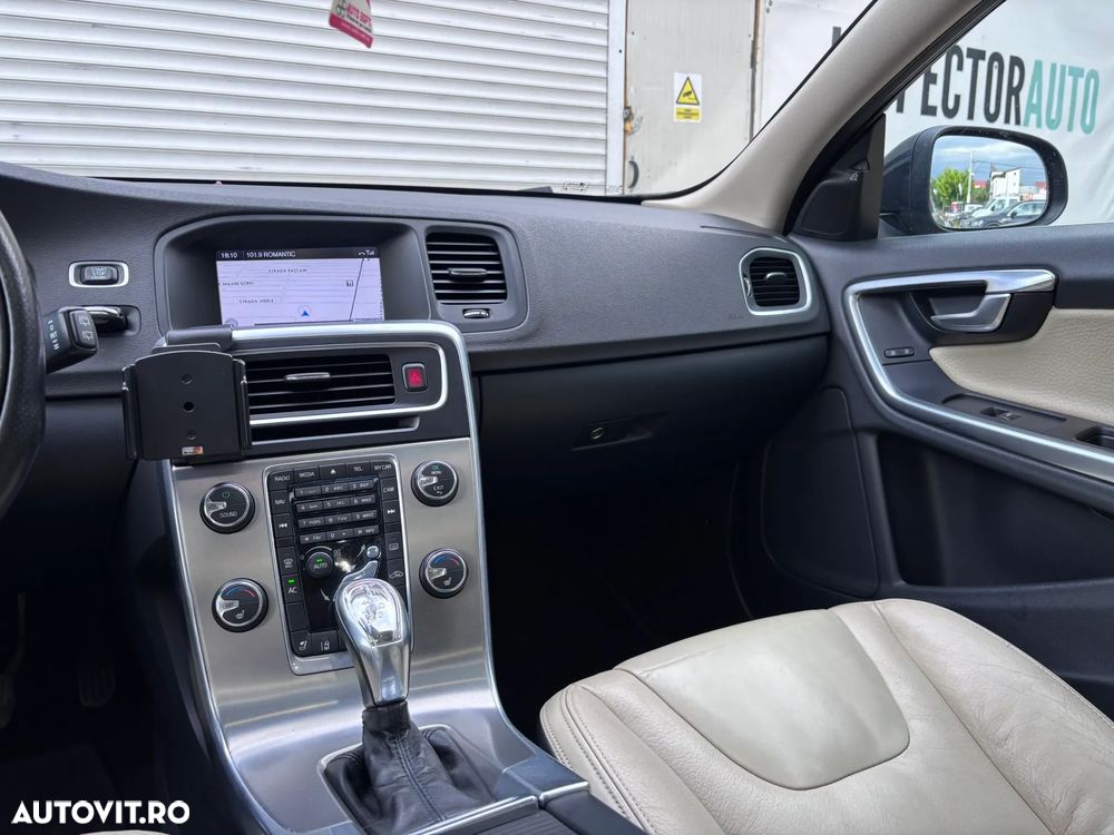 Volvo V60 D3 Start-Stop Summum - 31