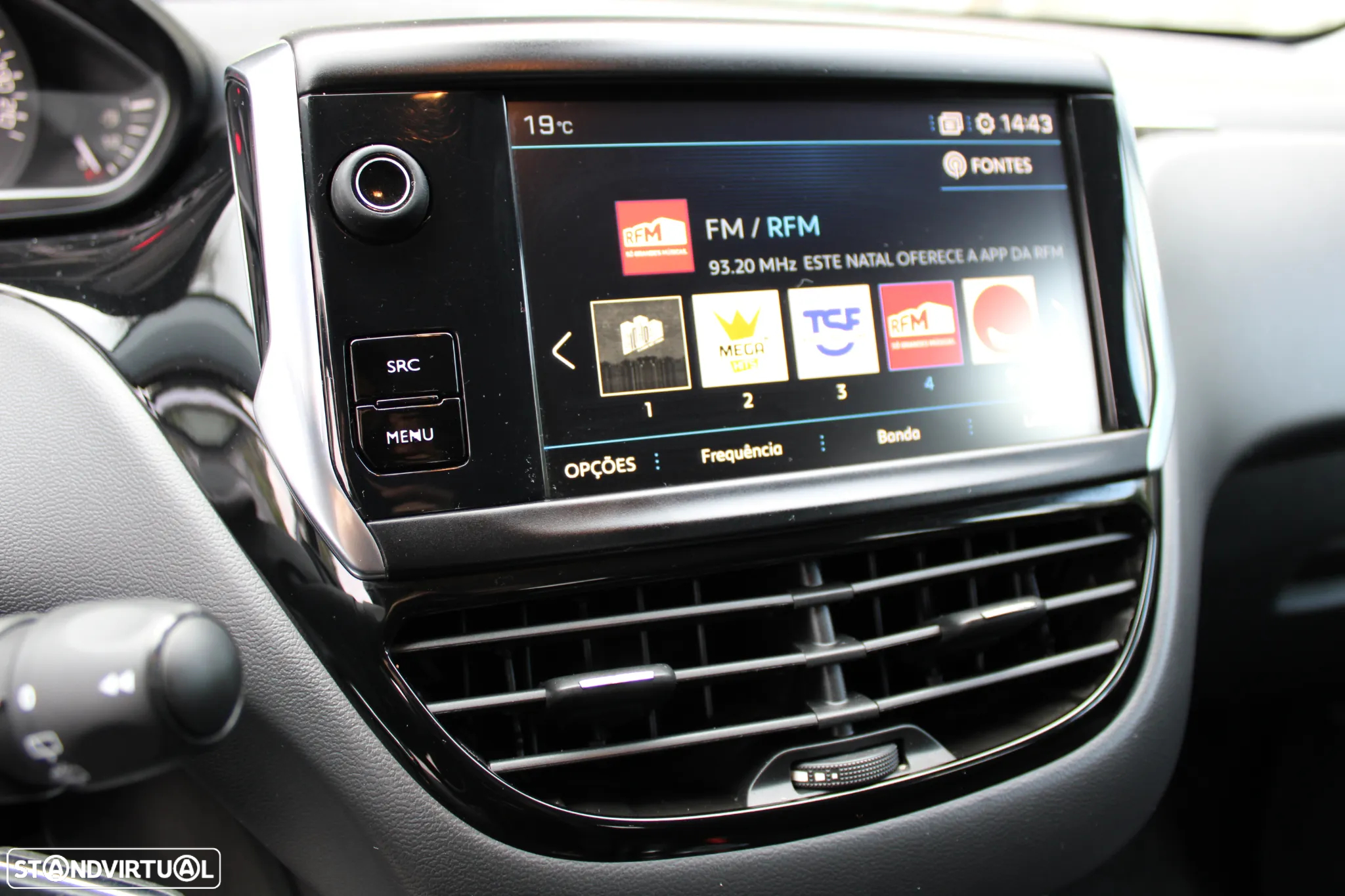Peugeot 208 1.5 BlueHDi Signature - 25