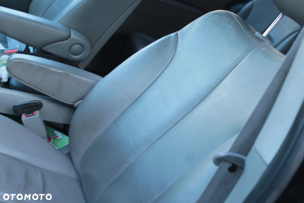 Kia Carnival 2.9 CRDi EX - 7