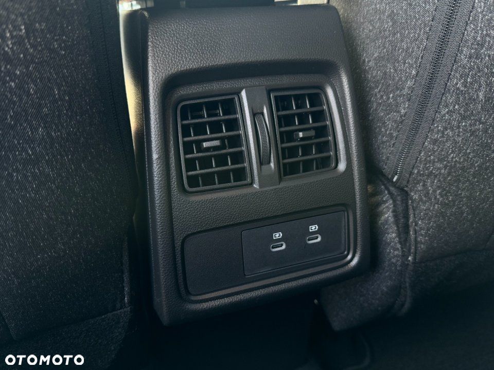Mitsubishi ASX - 10