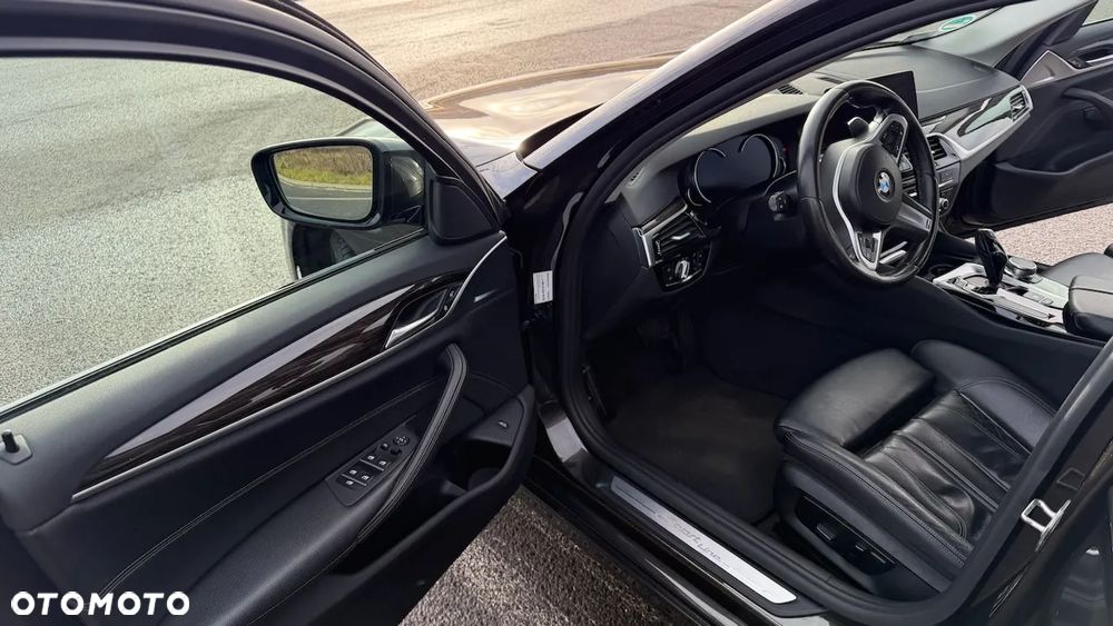BMW Seria 5 520d Sport Line - 10