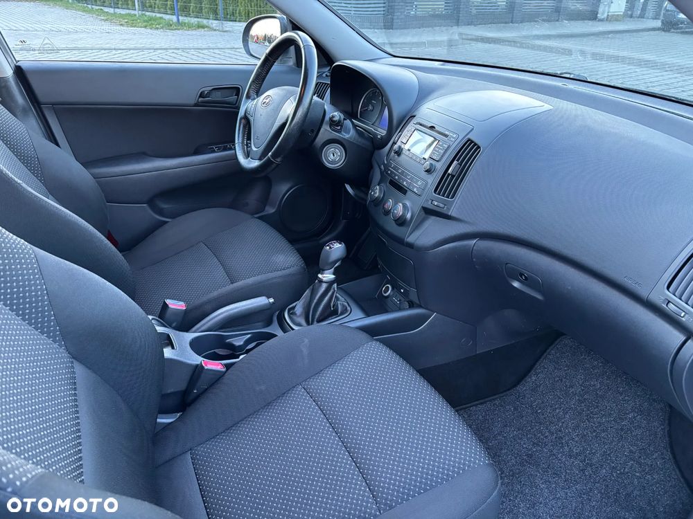 Hyundai i30 1.6 CRDi FIFA WM Edition - 20