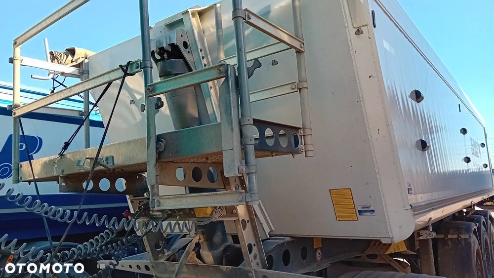 Schmitz Cargobull - 3