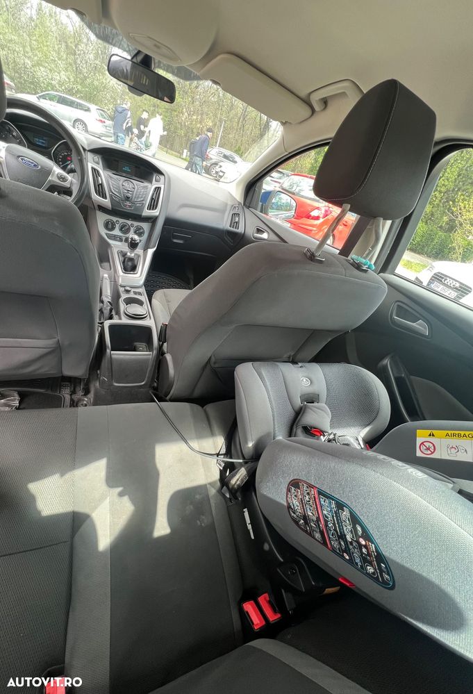 Ford Focus 1.6 TDCi DPF SYNC Edition - 8