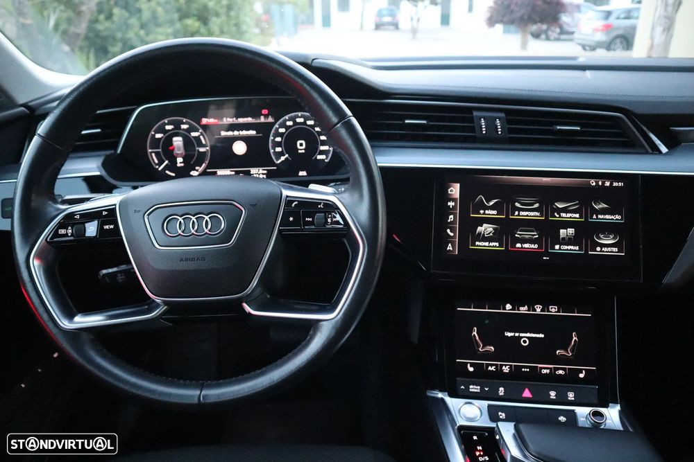 Audi e-tron 55 quattro - 32