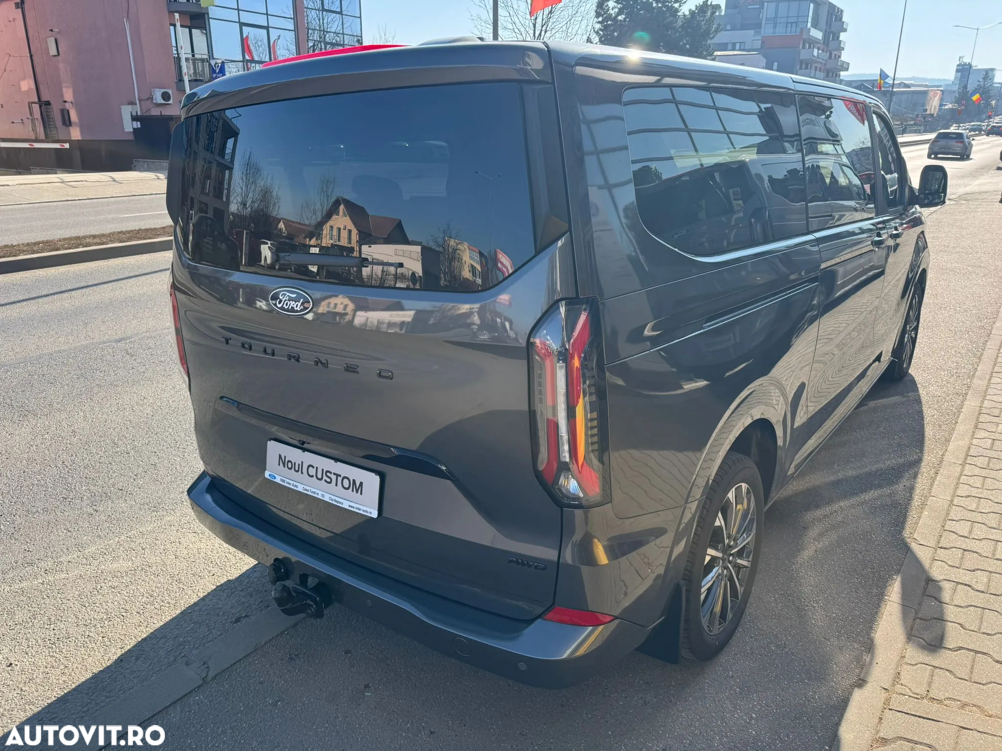 Ford Tourneo Custom Bus 320 2.0 EcoBlue 170 CP L1H1 Titanium Aut. - 7