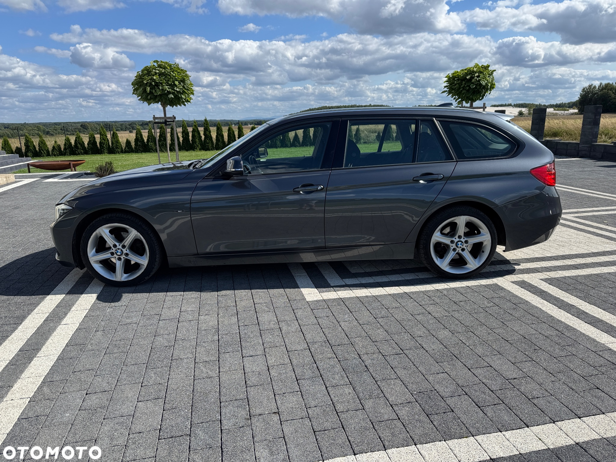 BMW Seria 3 318d Touring Sport Line - 13