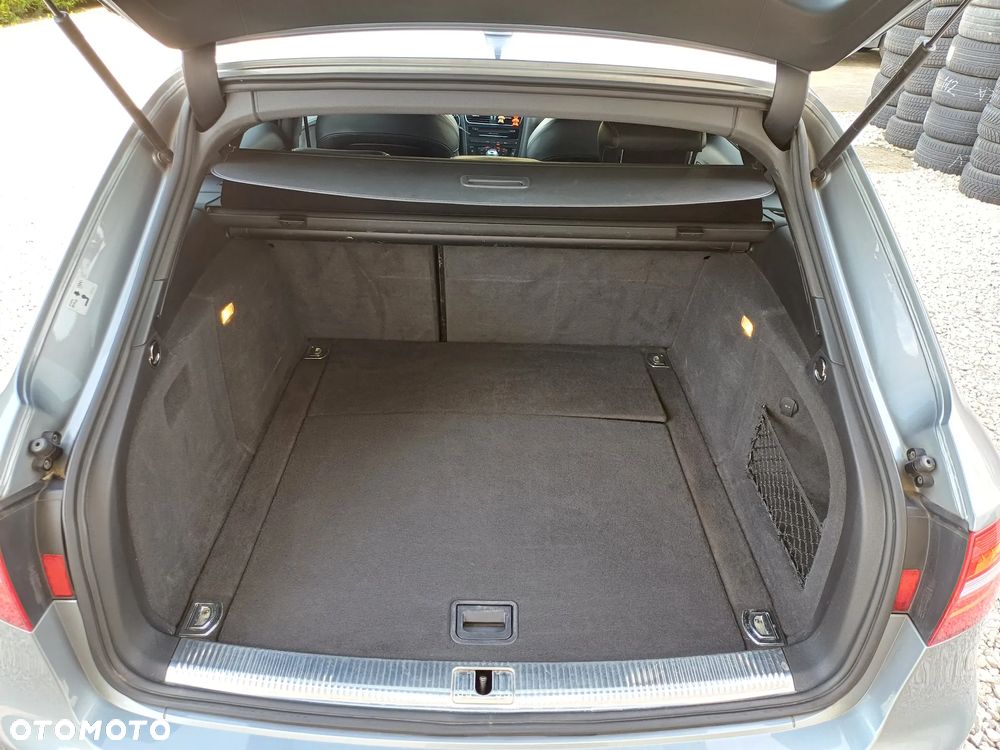 Audi A4 Avant 2.0 TDI DPF S line Sportpaket - 32