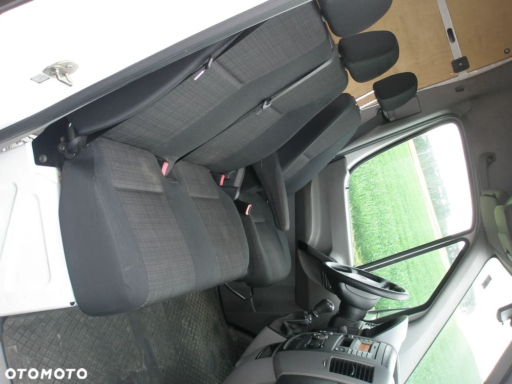 Mercedes-Benz Sprinter - 25