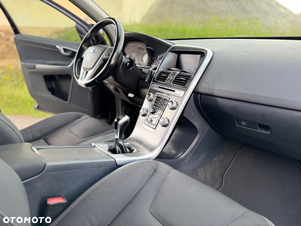Volvo XC 60 D4 Momentum - 30