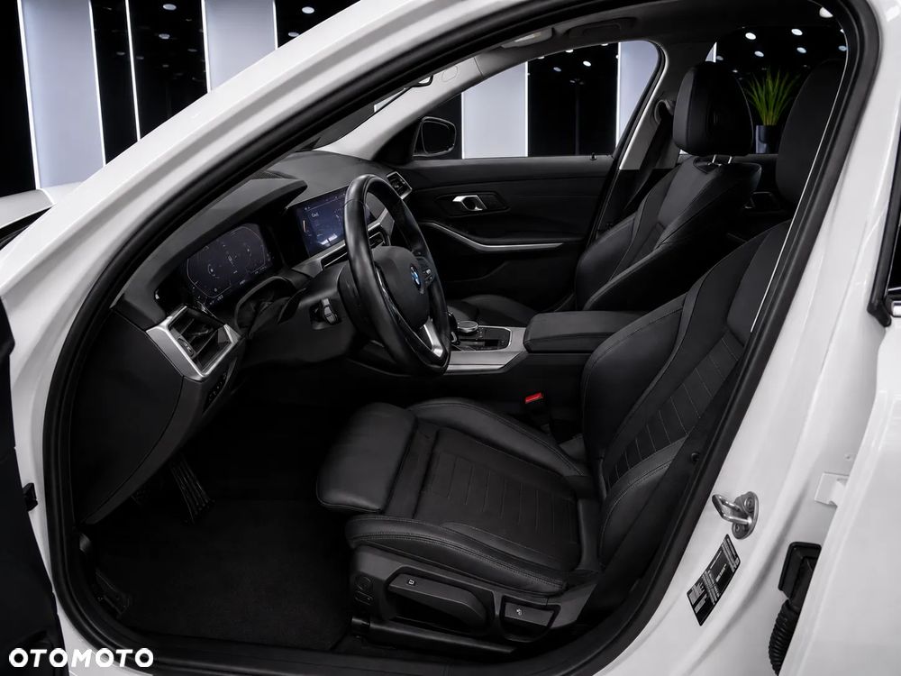 BMW Seria 3 320i Sport Line - 8