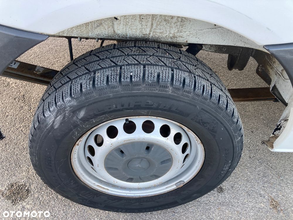 Mercedes-Benz Sprinter - 12