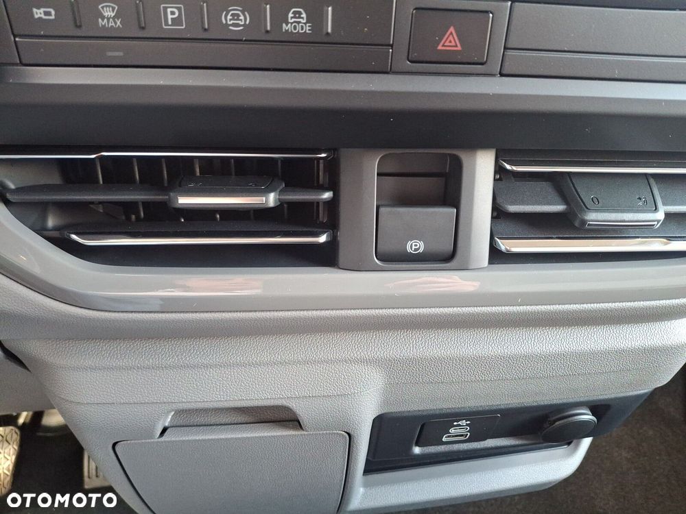Volkswagen Caravelle - 30