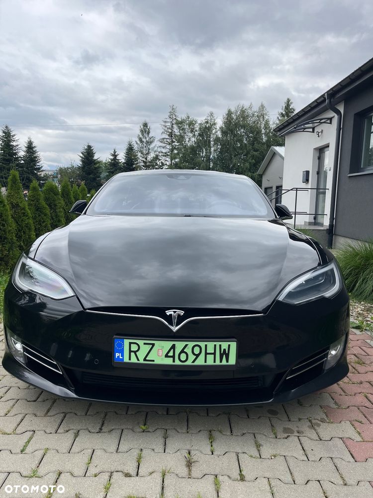 Tesla Model S - 7