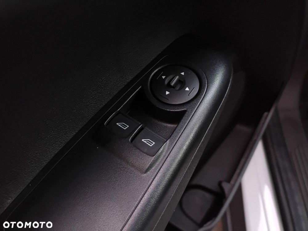 Ford Transit Courier - 10