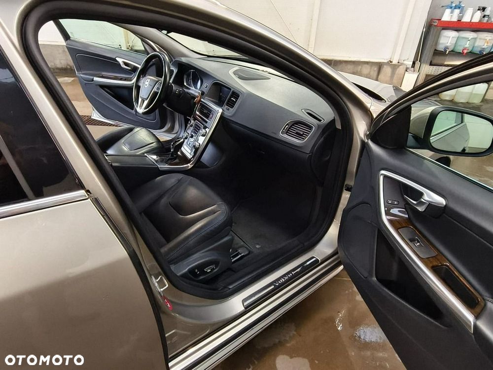 Volvo V60 - 15