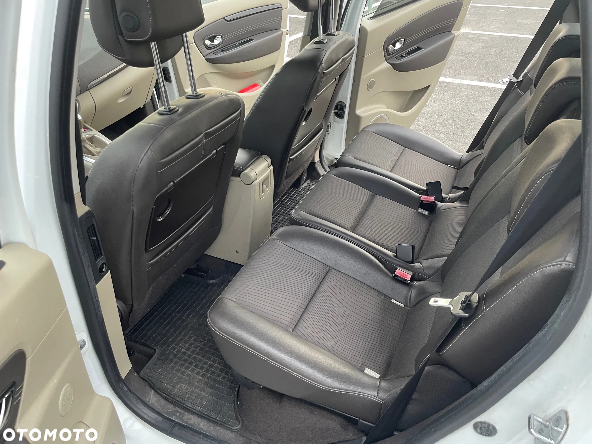 Renault Scenic 1.6 dCi Energy Bose - 13