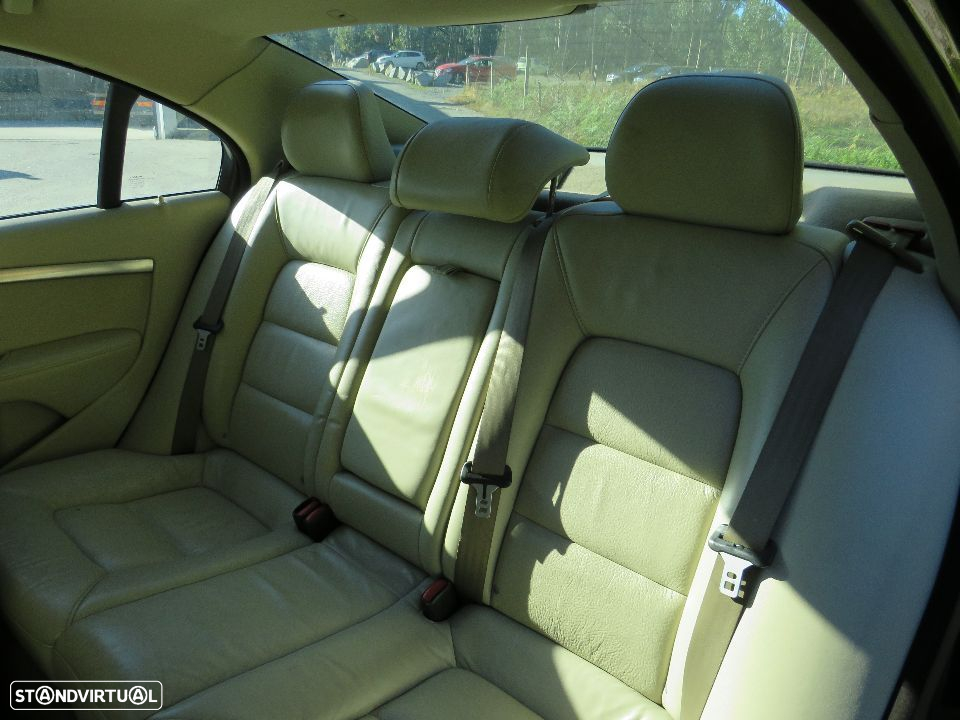 Volvo S80 II 2.4D (175cv) de 2010 - Peças Usadas (7668) - 7