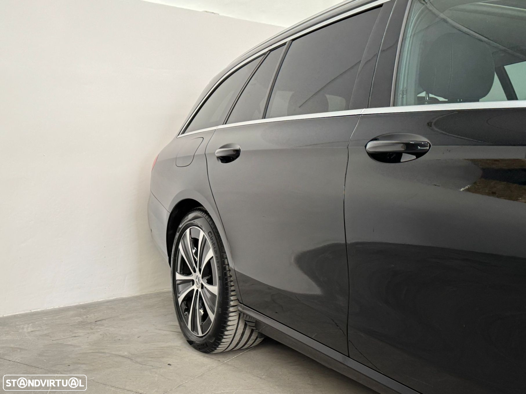 Mercedes-Benz E 300 e Exclusive Line - 2