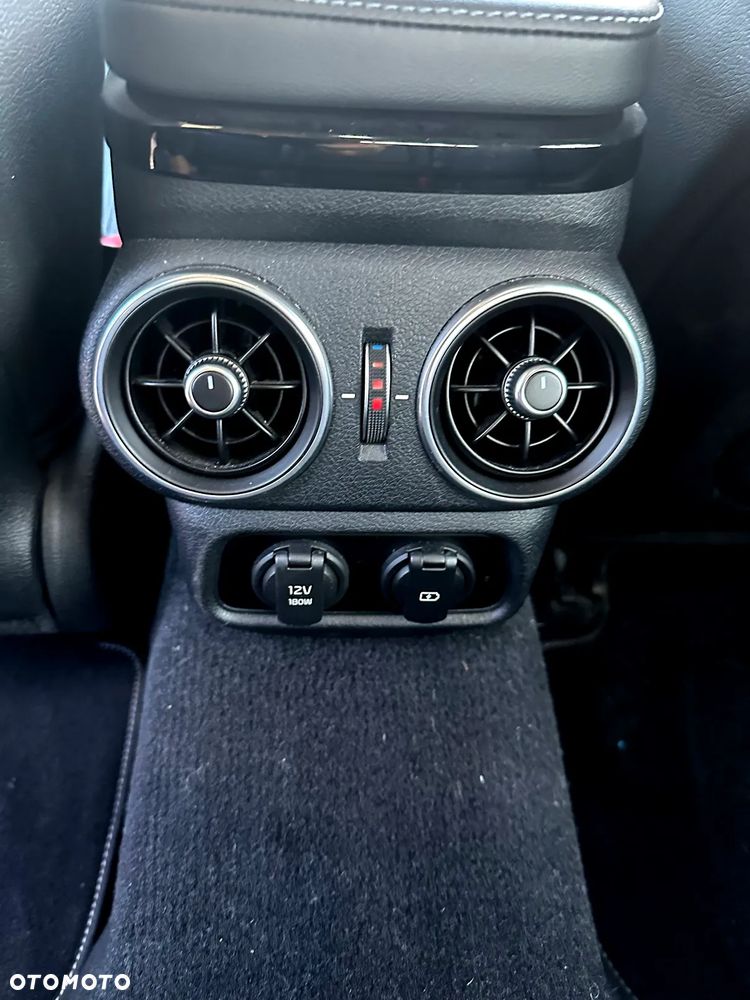 Kia Stinger 2.0 T-GDI GT Line - 28