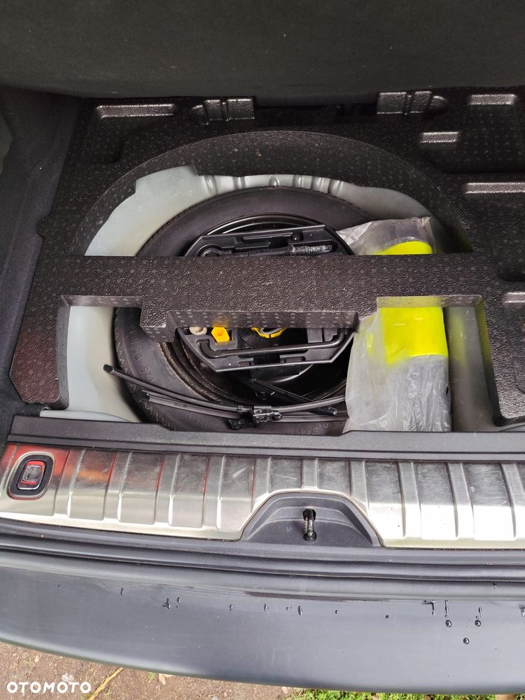 Peugeot 2008 1.6 e-HDi Allure S&S - 18