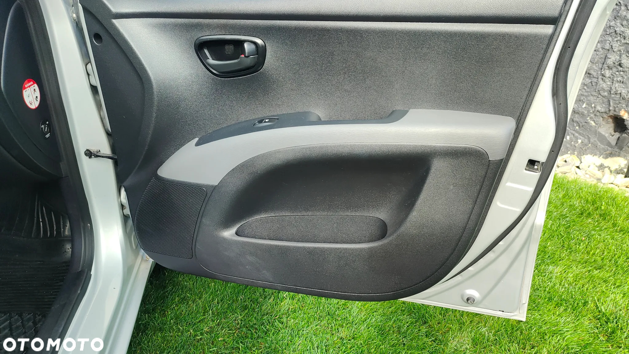 Hyundai i10 1.1 FIFA WM Edition - 9