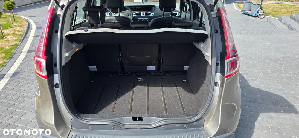 Renault Scenic 1.5 dCi Confort Privilege - 11