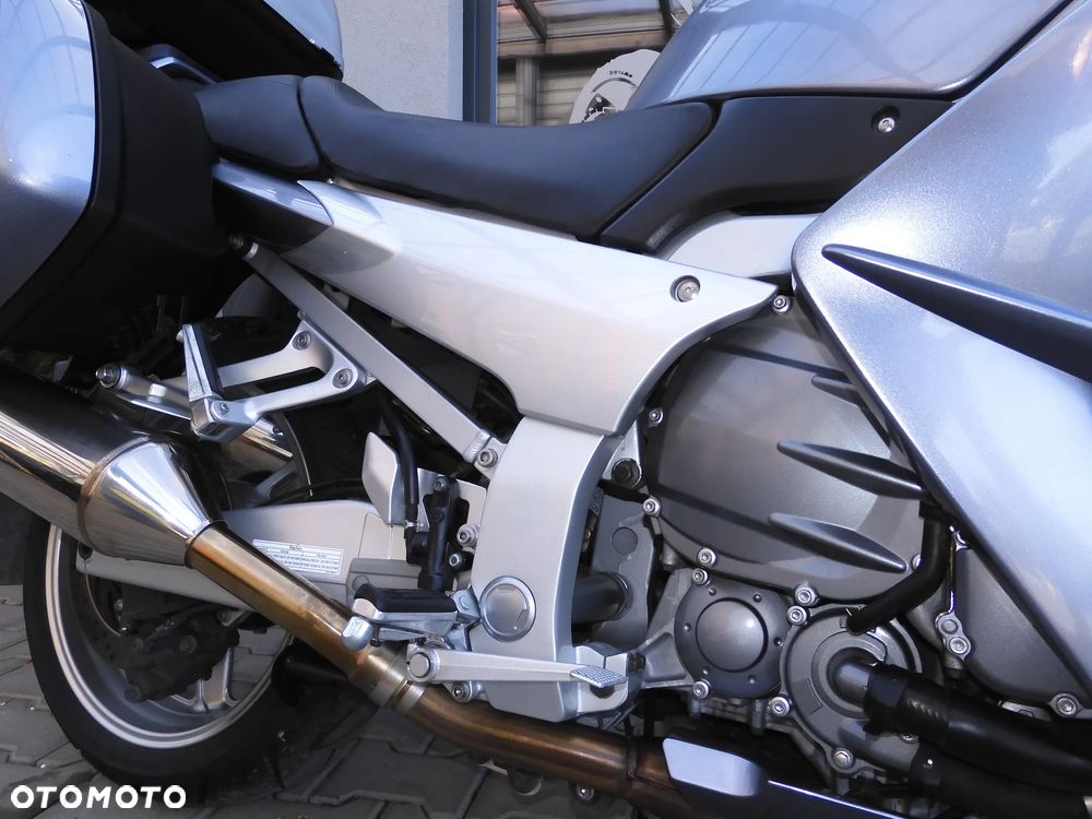 Yamaha FJR - 10