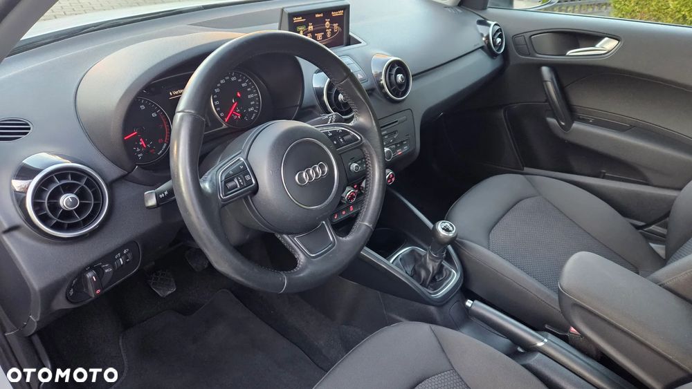 Audi A1 Sportback 1.2 TFSI S line edition - 11