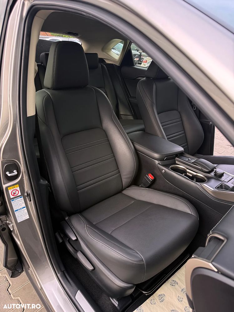 Lexus Seria NX 300h AWD Luxury - 23