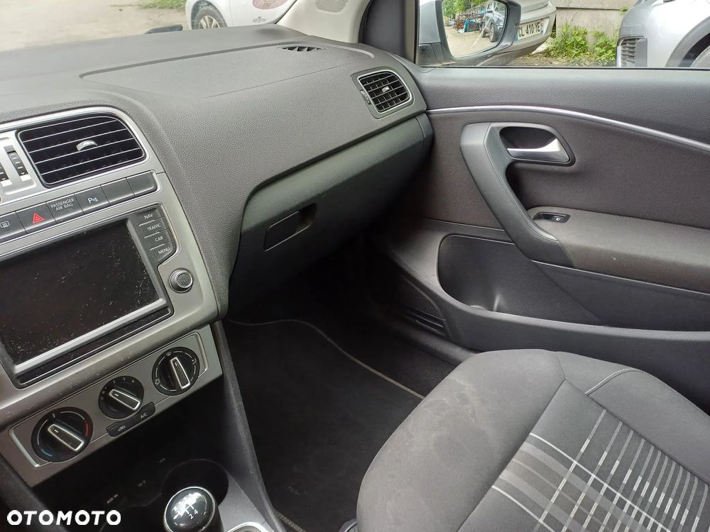 Volkswagen Polo 1.2 TSI Blue Motion Technology Lounge - 14