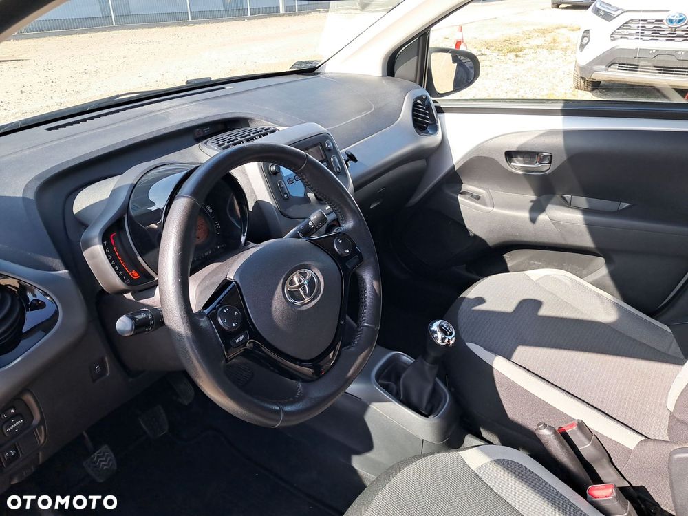 Toyota Aygo - 10