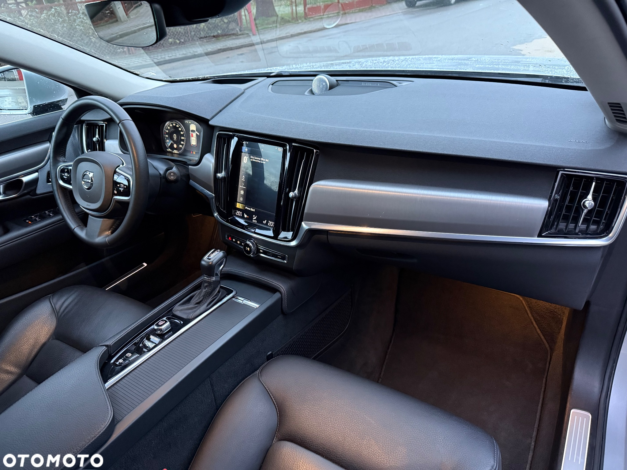 Volvo V90 D5 AWD Momentum - 36