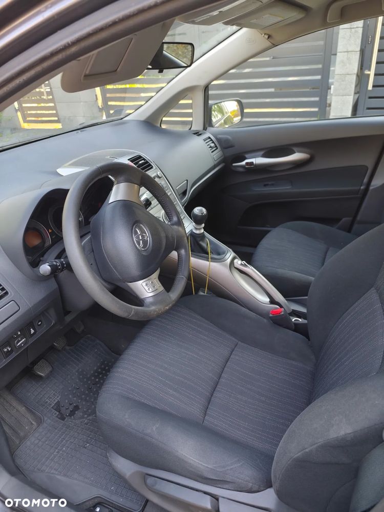 Toyota Auris 1.4 D-4D Luna - 8
