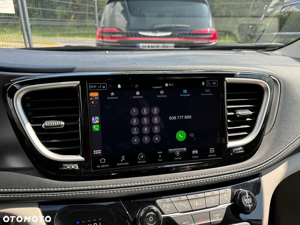 Chrysler Pacifica - 36