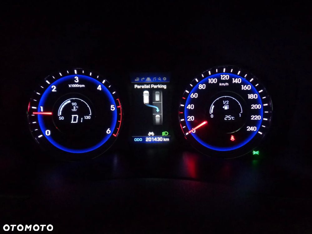 Hyundai i40 Kombi 1.7 CRDi DCT Premium - 27
