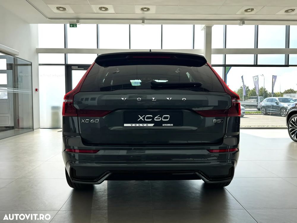 Volvo XC 60 B5 AT AWD MHEV Ultra Dark - 6