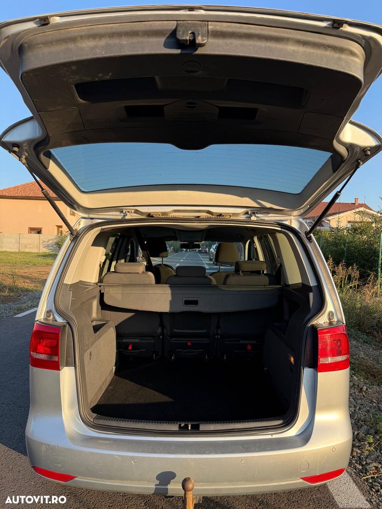Volkswagen Touran - 17