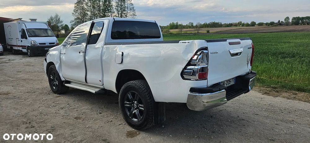 Toyota Hilux - 5