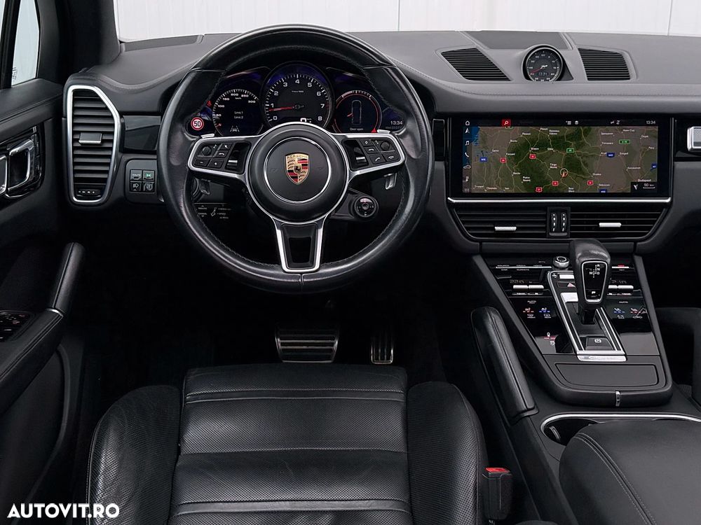 Porsche Cayenne S - 30