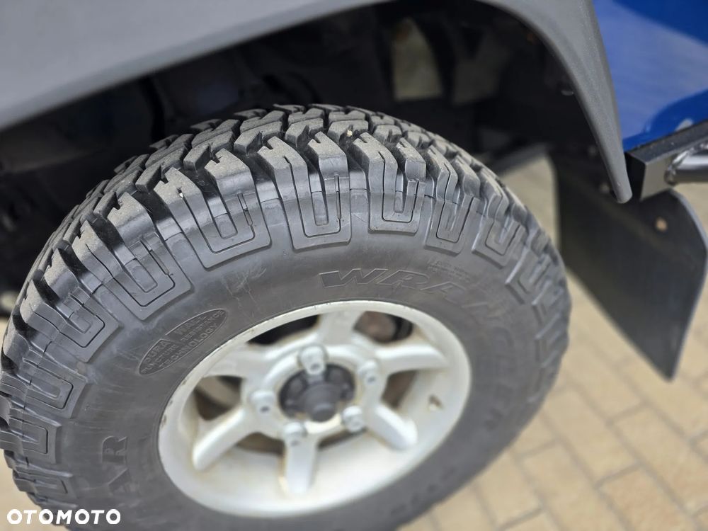 Land Rover Defender - 13