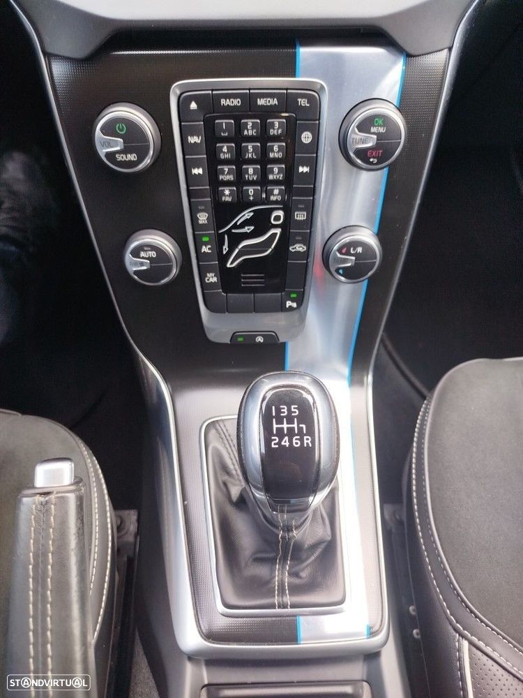 Volvo V40 2.0 D4 R-Design - 30